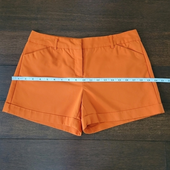 Versona Modern Fit Bright Orange Mid-Rise Cuffed Chino Shorts Women's Size 8 - Picture 6 of 8
